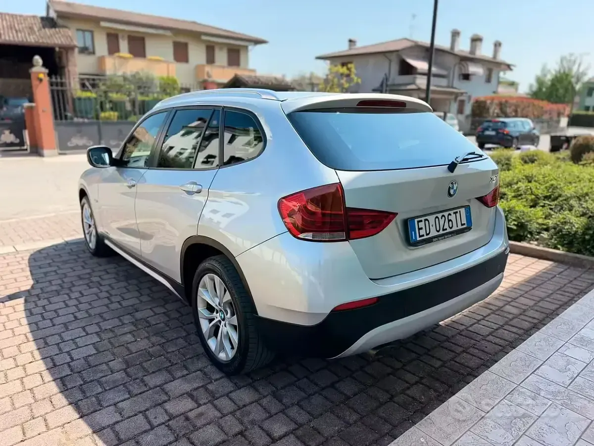 Usata BMW X1 177 CV (130 kW) 2010 Grigio SUV