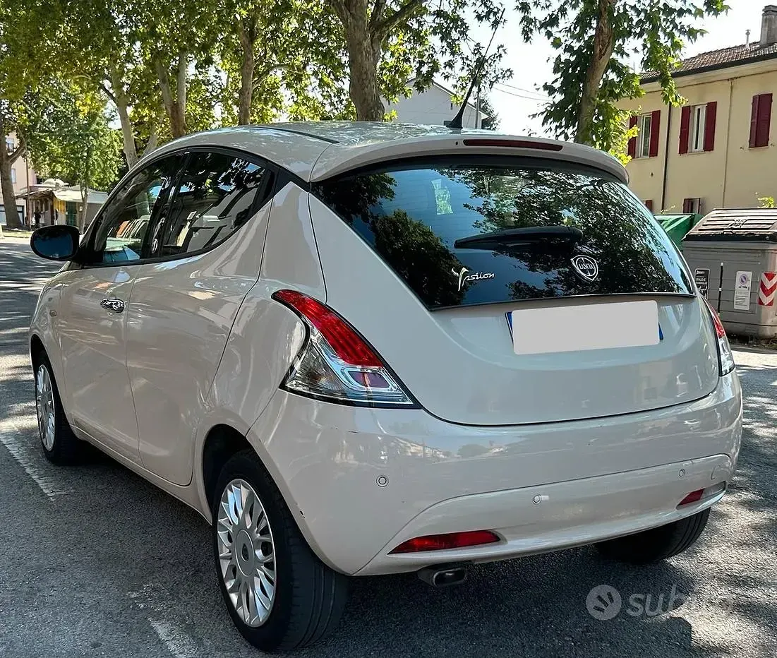Usata Lancia Ypsilon 69 CV (50 kW) 2017 Utilitaria