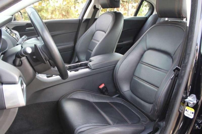 Usata Jaguar XE Portfolio 179 CV (131 kW) 2018 Berlina