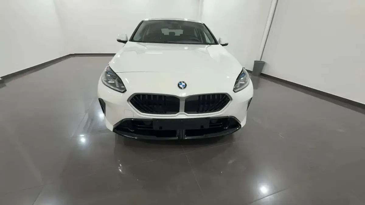 Usata BMW 118 M Sport 150 CV (110 kW) 2025 Bianco Utilitaria