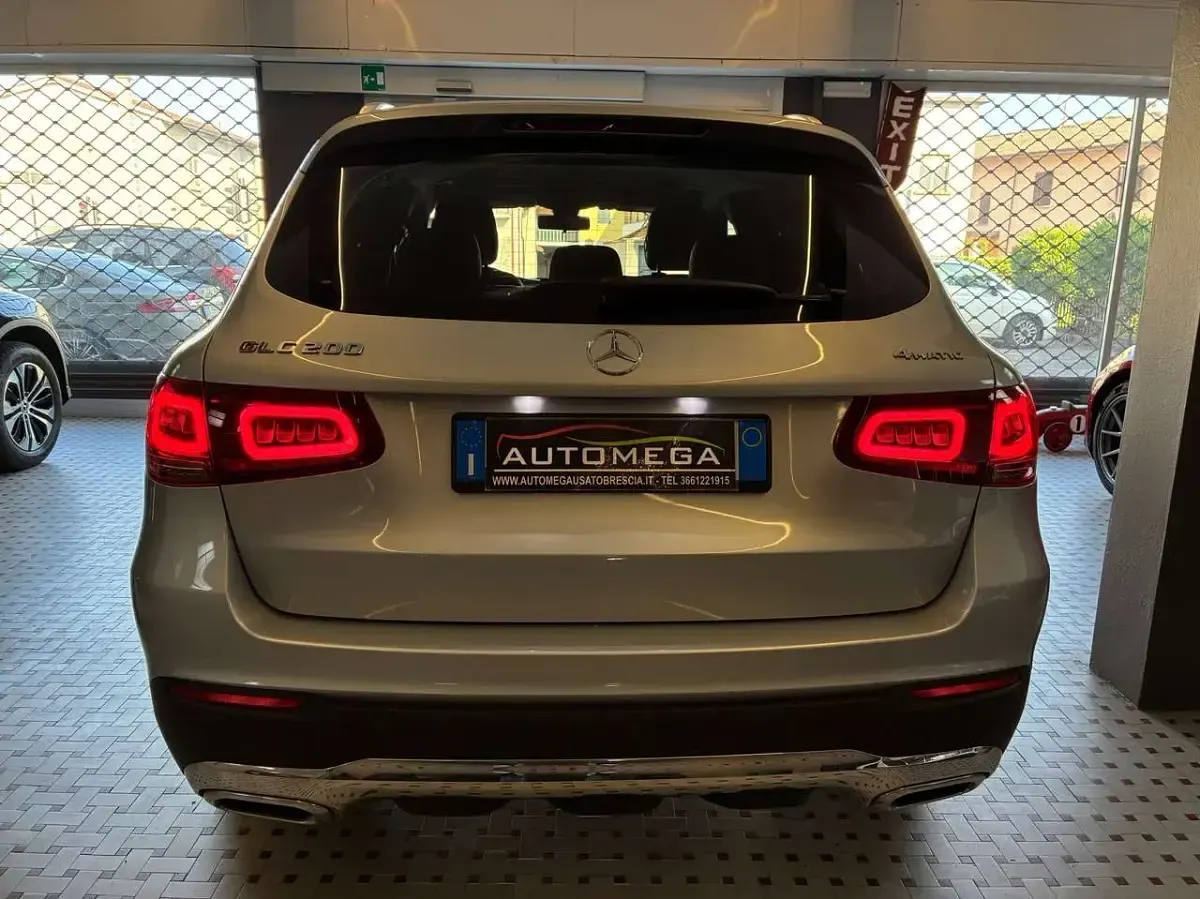 Usata Mercedes GLC200 197 CV (144 kW) 2022 Argento SUV