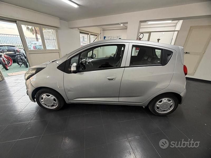 Begagnad Chevrolet Spark 68 HK (50 kW) 2013 Grå Halvkombi