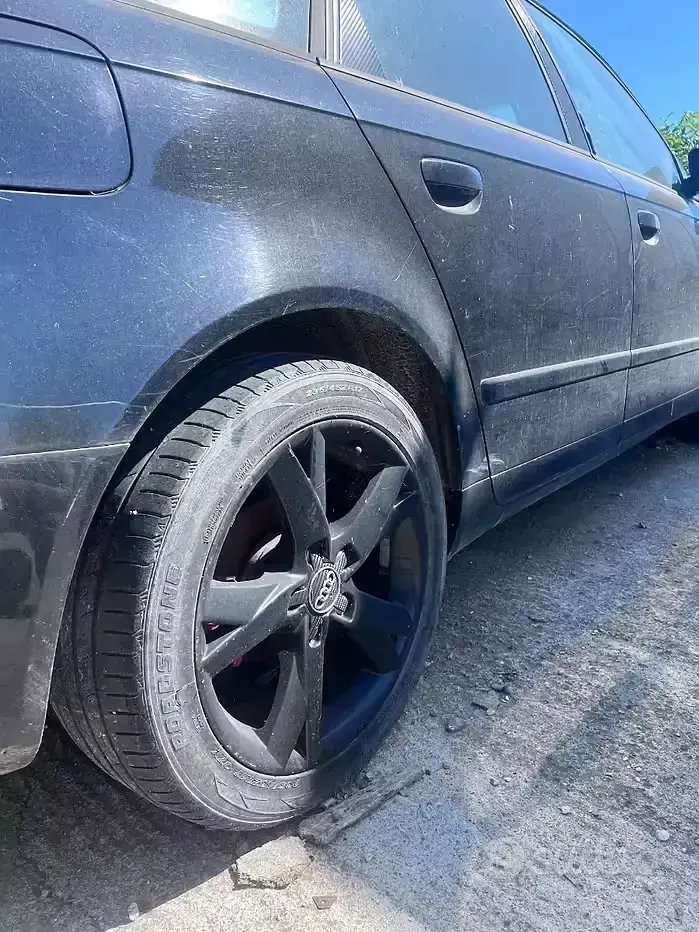 Usata Audi A4 140 CV (102 kW) 2004 Nero Station wagon