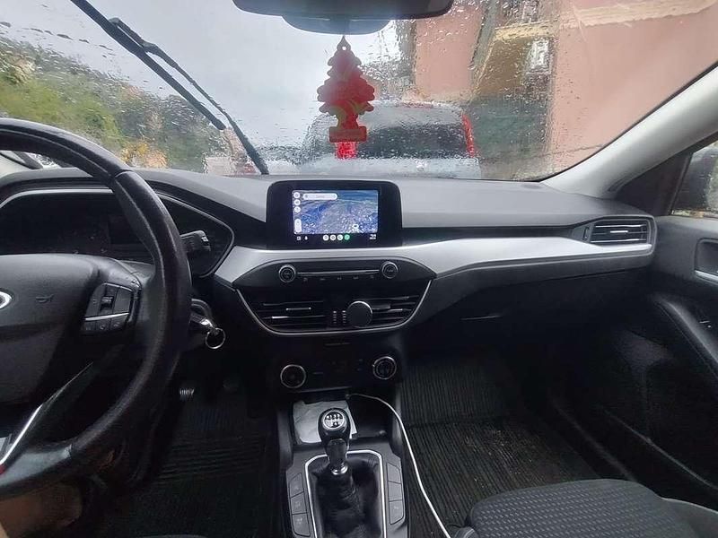 Grigio Usata 2019 Ford Focus Business Edition Tre volumi | 10.000 € (Ottimo prezzo) - Immagine 1/4