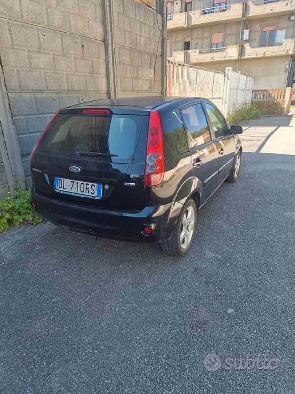 Usata Ford Fiesta 68 CV (50 kW) 2007 Utilitaria