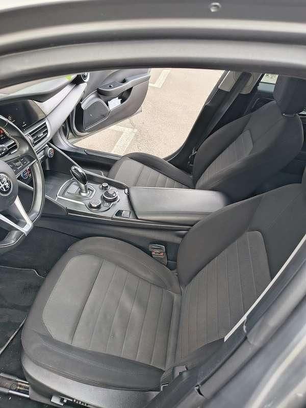 Usata Alfa Romeo Giulia Business 150 CV (110 kW) 2016 Grigio Berlina
