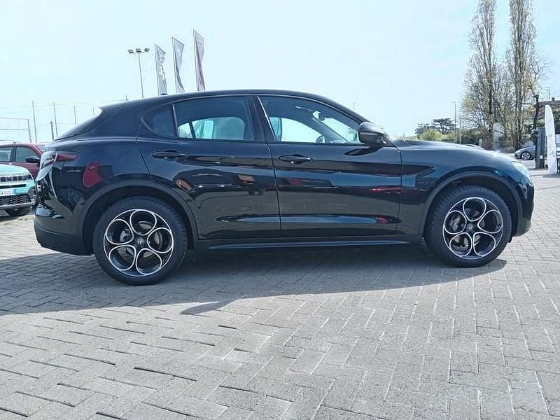Usata Alfa Romeo Stelvio Sprint 210 CV (154 kW) 2024 Nero SUV