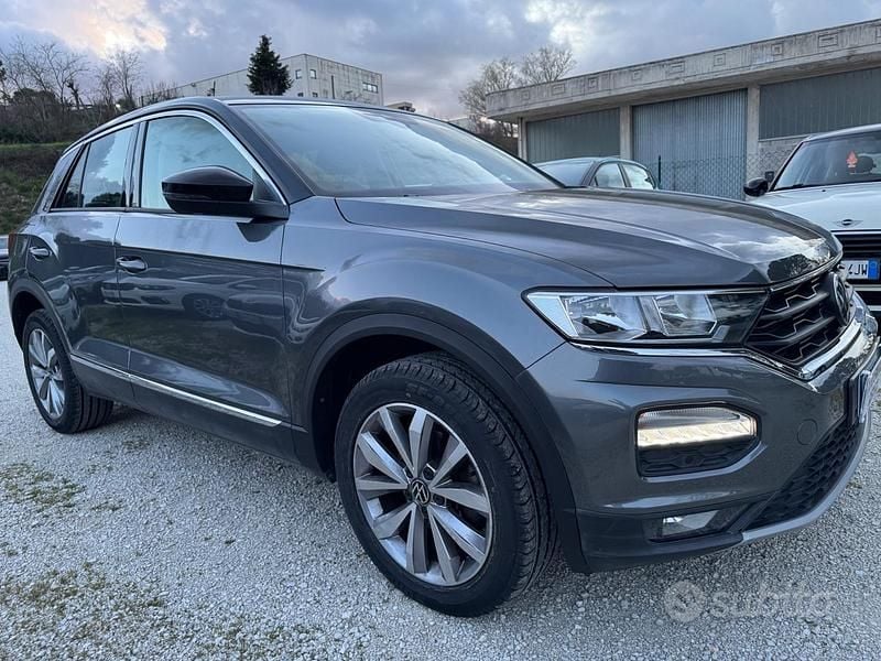 Usata VW T-Roc Style 110 CV (80 kW) 2021 Grigio SUV