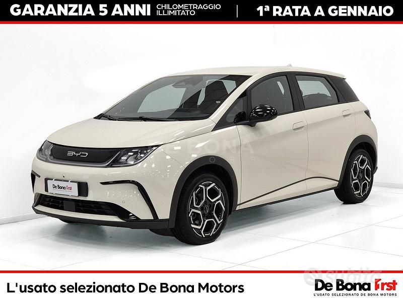 Bianco Nuova 2025 BYD Dolphin Comfort Due volumi | 26.990 € - Immagine 1/4