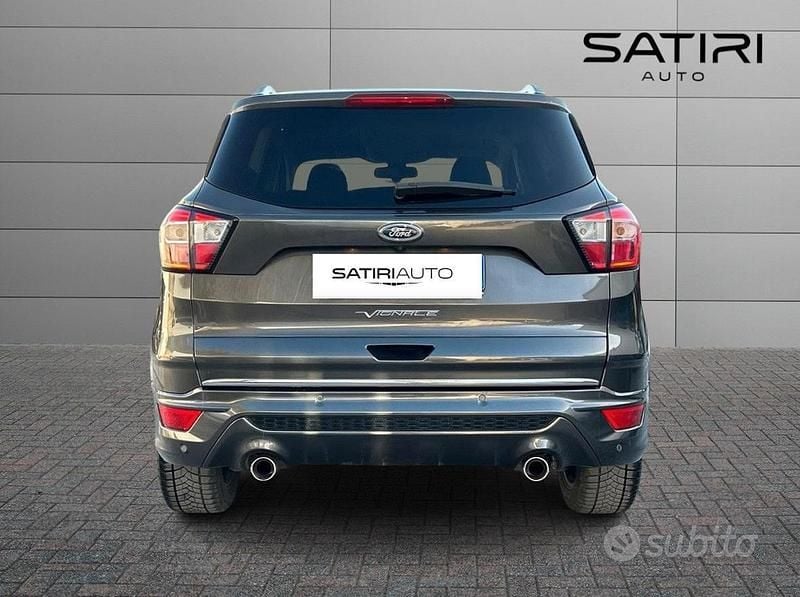 Usata Ford Kuga Vignale 150 CV (110 kW) 2019 Grigio SUV