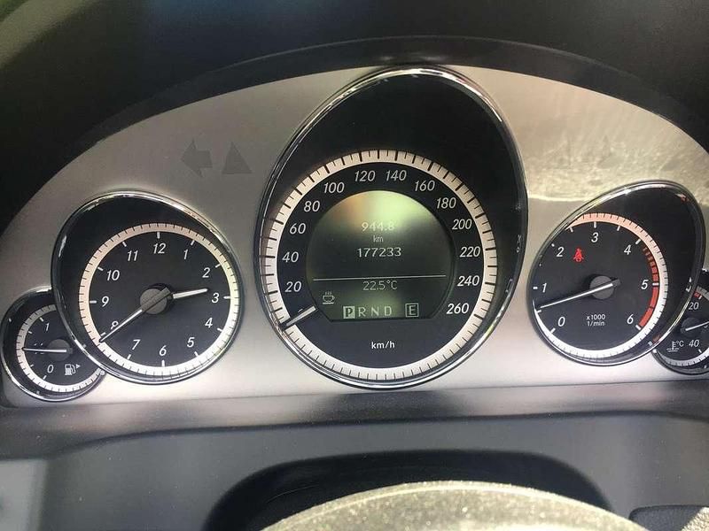 Usata Mercedes E350 Avantgarde 231 CV (169 kW) 2011 Nero Cabrio