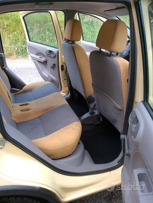 Usata Fiat Panda 60 CV (44 kW) 2005 Giallo Utilitaria