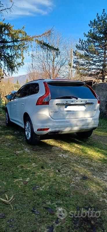Usata Volvo XC60 Momentum 150 CV (110 kW) 2017 Bianco SUV