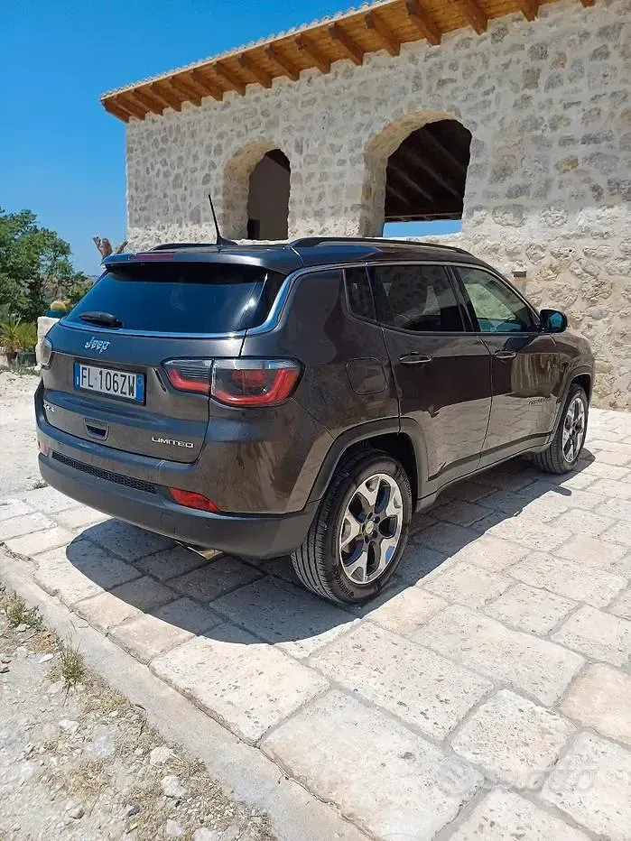 Usata Jeep Compass 120 CV (88 kW) 2017 Giallo SUV