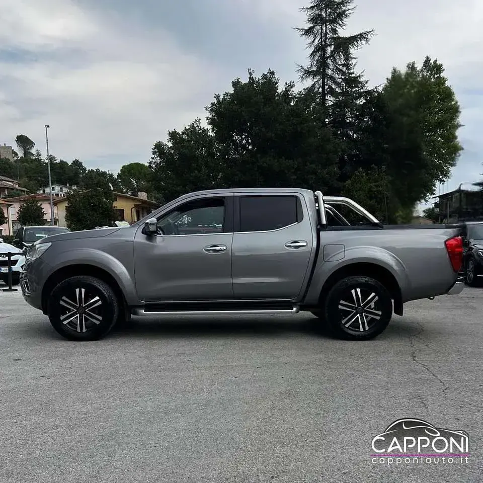 Usata Nissan Navara 190 CV (139 kW) 2017 Grigio Pick-up