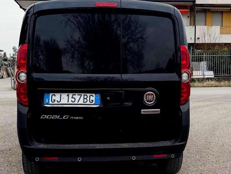 Usata Fiat Doblò 120 CV (88 kW) 2022 Nero Monovolume