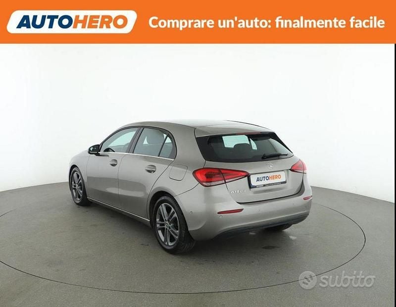 Usata Mercedes A180 Executive 116 CV (85 kW) 2019 Grigio Berlina