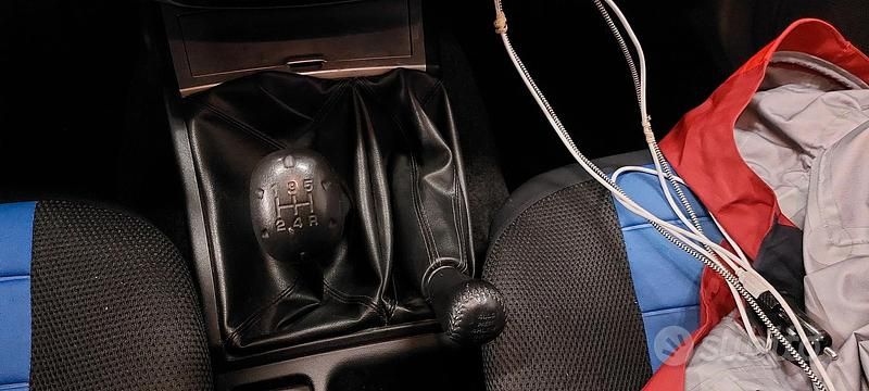 Usata Mitsubishi L200 136 CV (100 kW) 2014 Grigio Pick-up