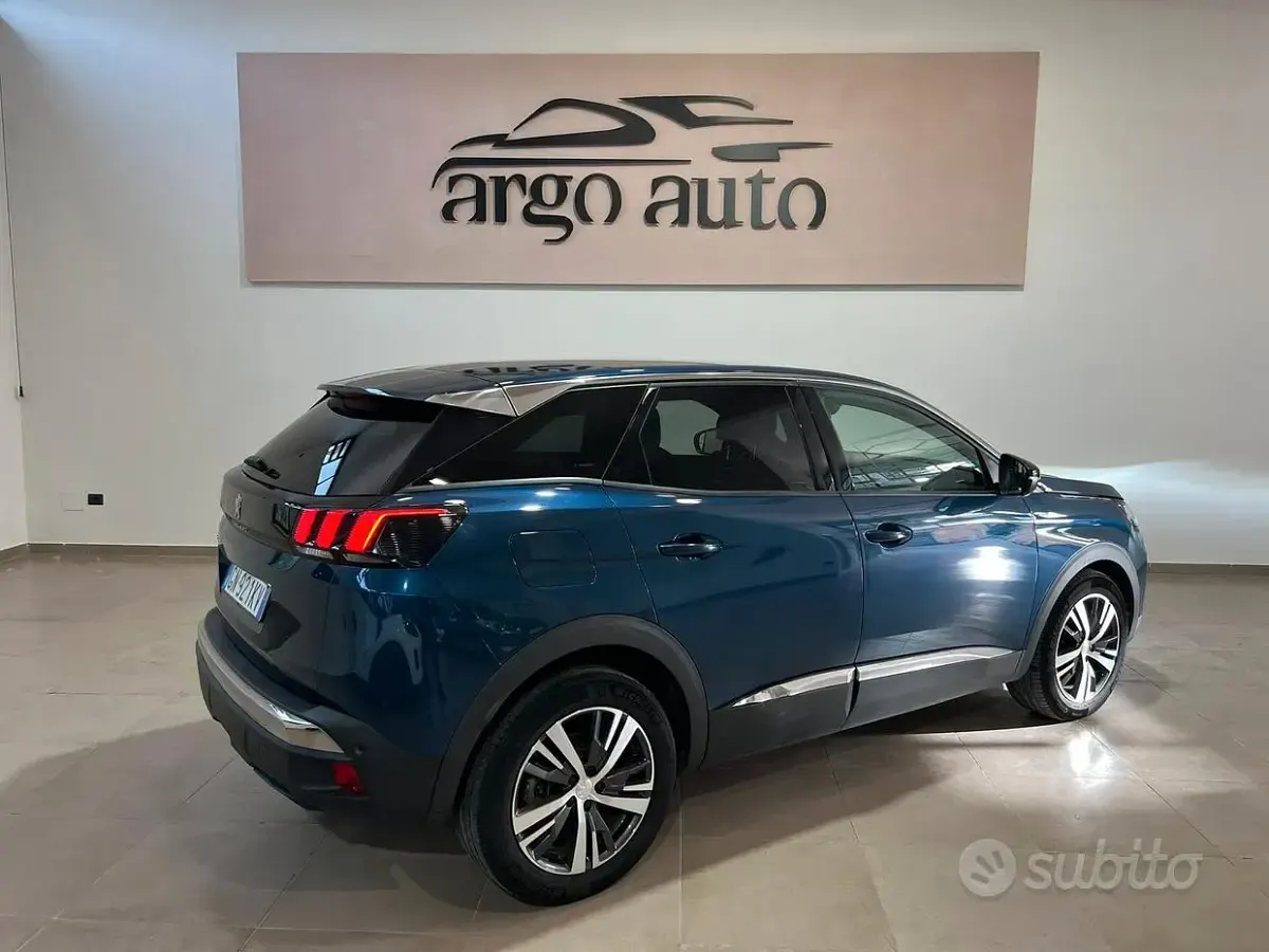 Usata Peugeot 3008 Allure 131 CV (96 kW) 2023 Blu/azzurro SUV