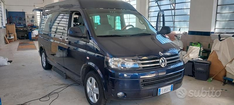 Usata VW Caravelle 2010 Blu Monovolume