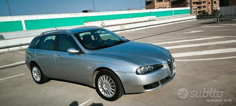 Usata Alfa Romeo 156 Business 116 CV (85 kW) 2005 Argento Station wagon