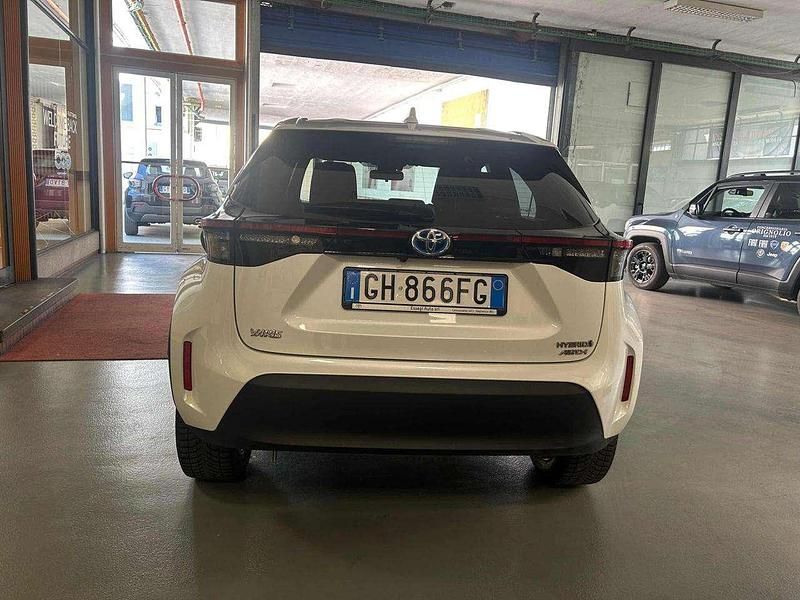 Usata Toyota Yaris Cross Lounge 92 CV (67 kW) 2022 Bianco SUV