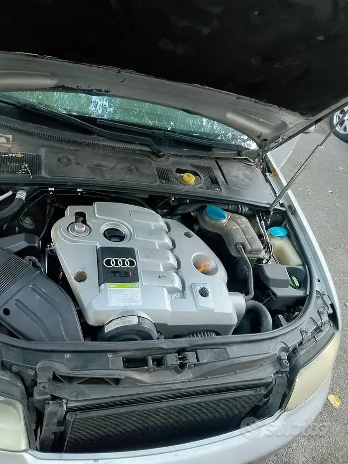 Usata Audi A4 130 CV (95 kW) 2001 Grigio Berlina