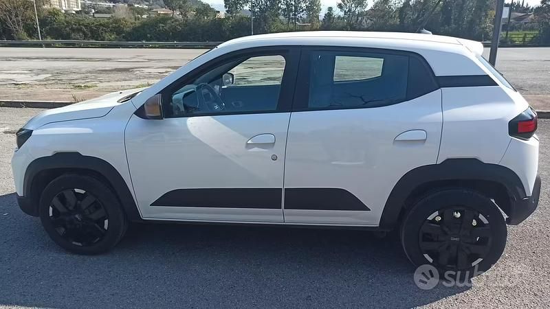 Usata Dacia Spring Extreme 47 kW (65 CV) 2025 Bianco Utilitaria