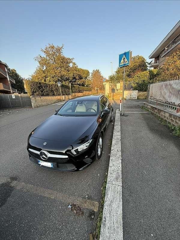 Usata Mercedes 250 Premium 218 CV (160 kW) 2020 Nero Berlina