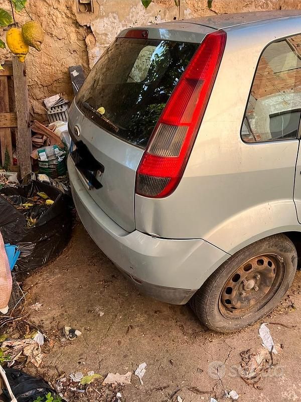 Usata Ford Fiesta 80 CV (58 kW) 2004 Utilitaria