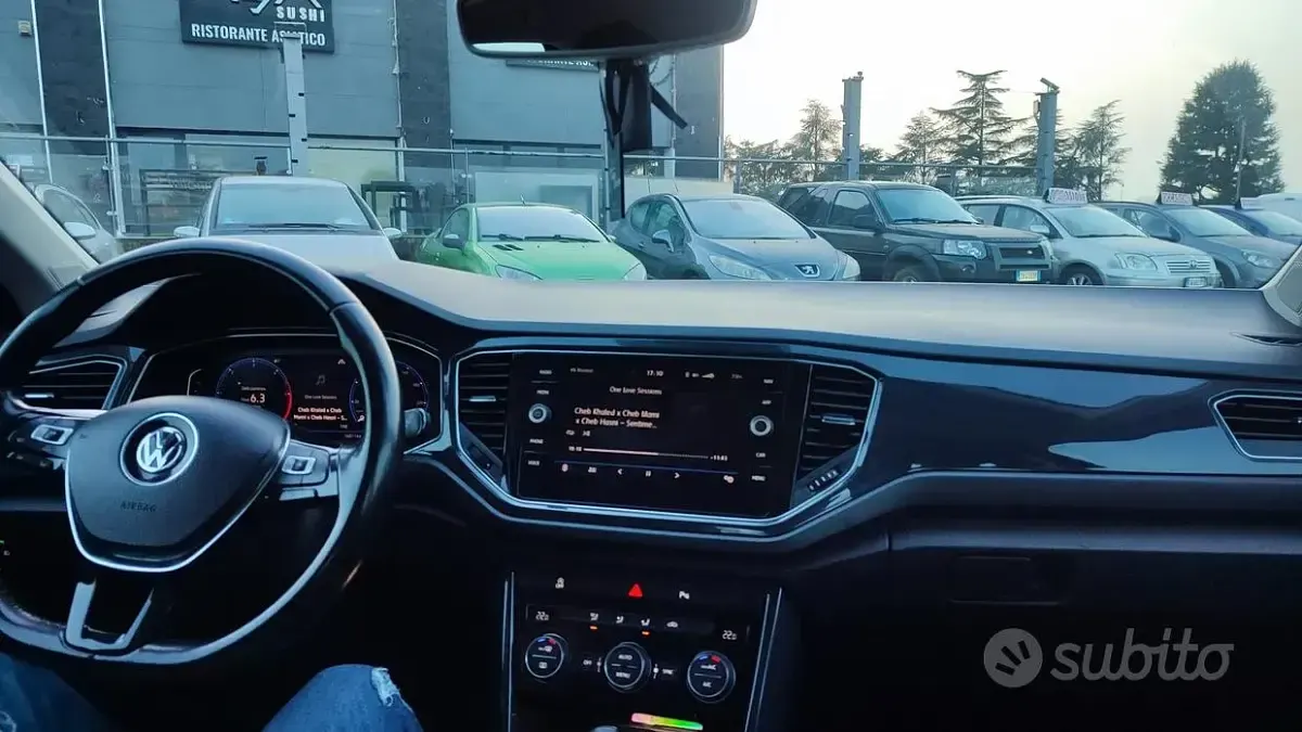 Usata VW T-Roc Advance 150 CV (110 kW) 2018 Nero SUV