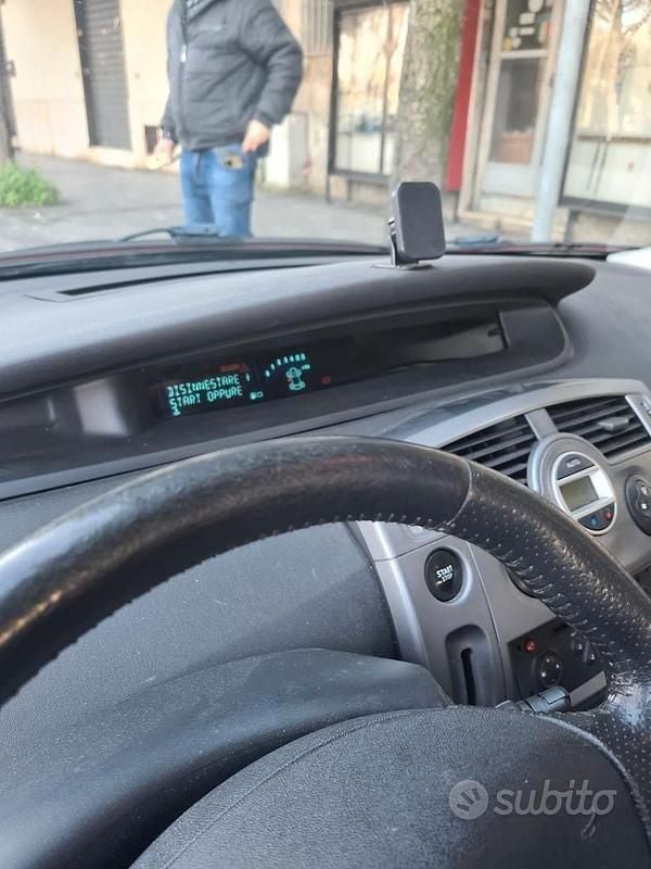 Usata Renault Scénic II 130 CV (95 kW) 2008 Grigio Monovolume