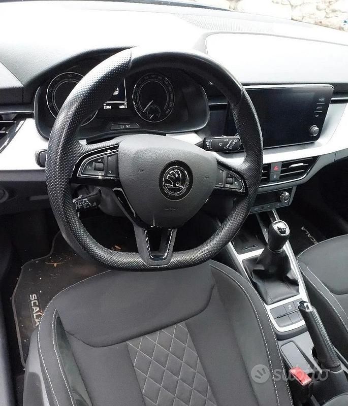 Usata Skoda Scala Sport 116 CV (85 kW) 2020 Blu Utilitaria