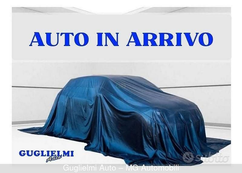 Usata Toyota Yaris 74 CV (54 kW) 2002 Grigio Berlina