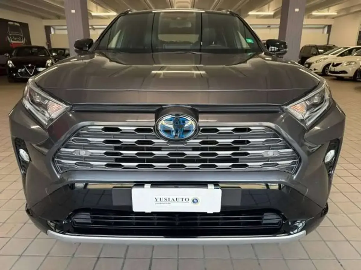 Usata Toyota RAV4 Hybrid Style 178 CV (130 kW) 2019 Grigio SUV