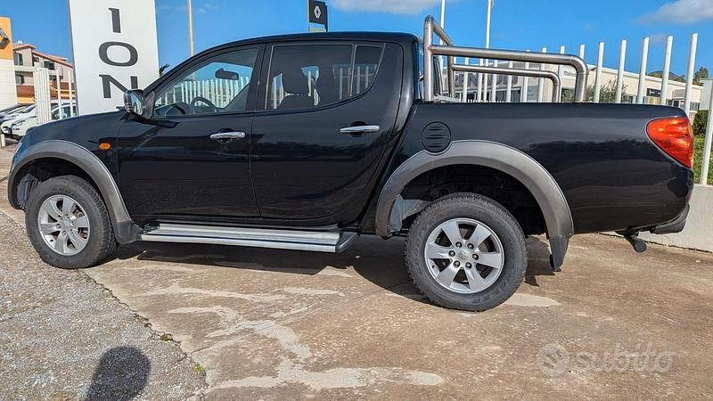 Usata Mitsubishi L200 Intense 136 CV (100 kW) 2007 Nero Pick-up