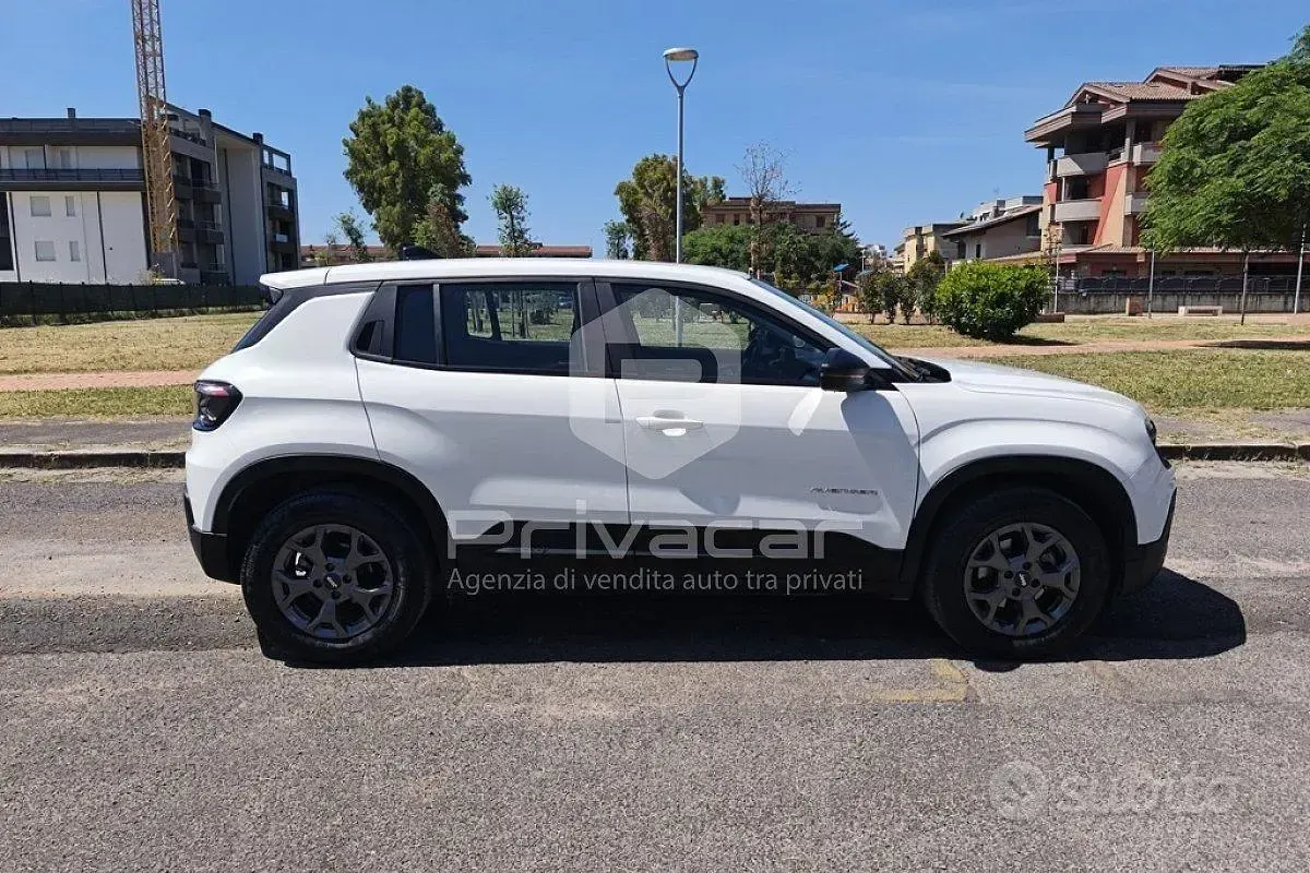Usata Jeep Avenger Longitude 101 CV (74 kW) 2024 Bianco SUV