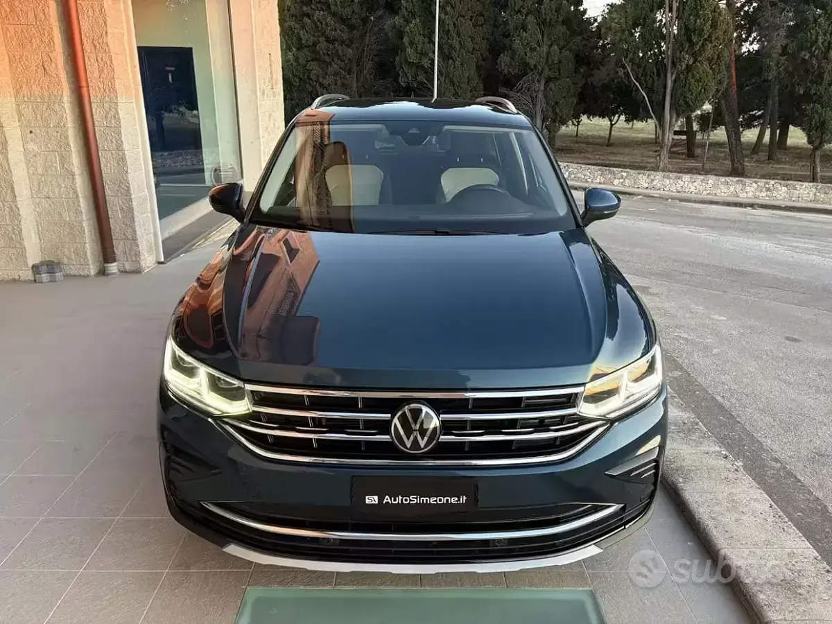 Usata VW Tiguan Elegance 150 CV (110 kW) 2023 Bluazzurro SUV