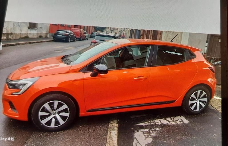 Usata Renault Clio V Techno 91 CV (66 kW) 2023 Arancione Berlina