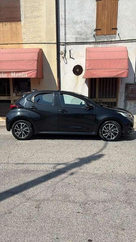 Usata Toyota Yaris Hybrid Trend 92 CV (67 kW) 2022 Berlina