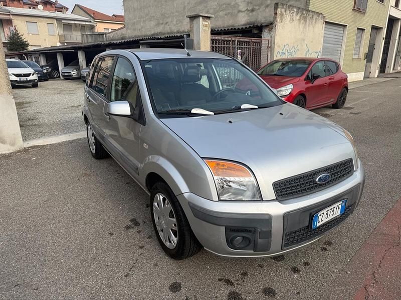 Usata Ford Fusion 90 CV (66 kW) 2006 Grigio Utilitaria