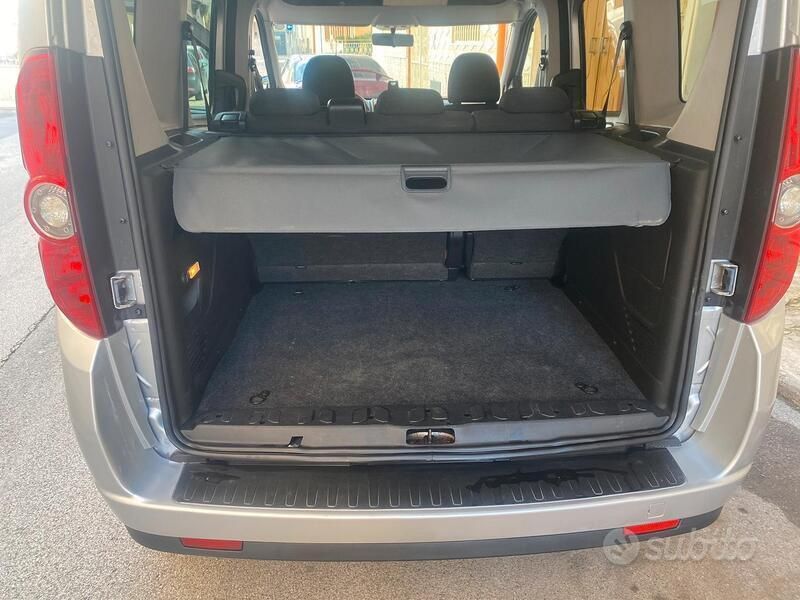 Usata Fiat Doblò 120 CV (88 kW) 2013 Grigio Monovolume