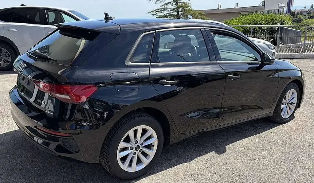 Usata Audi A3 Attraction 116 CV (85 kW) 2022 Metallizzato Berlina