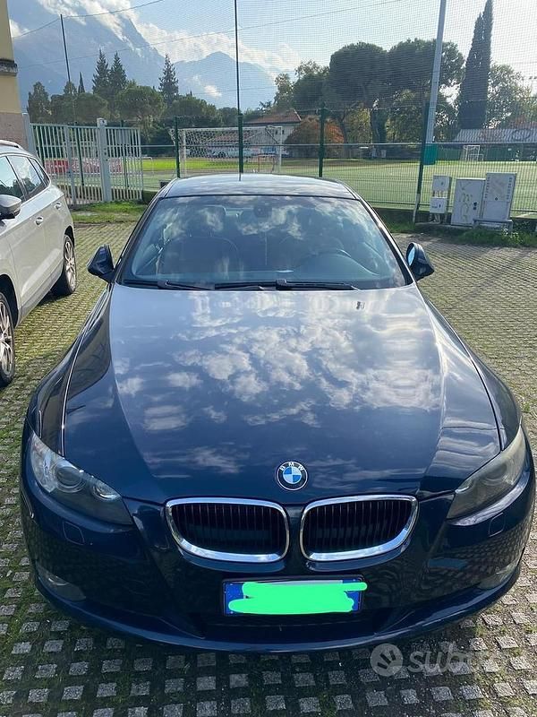 Blu Usata 2009 BMW 320 Coupé | 7800 € (Buon prezzo) - Immagine 1/4
