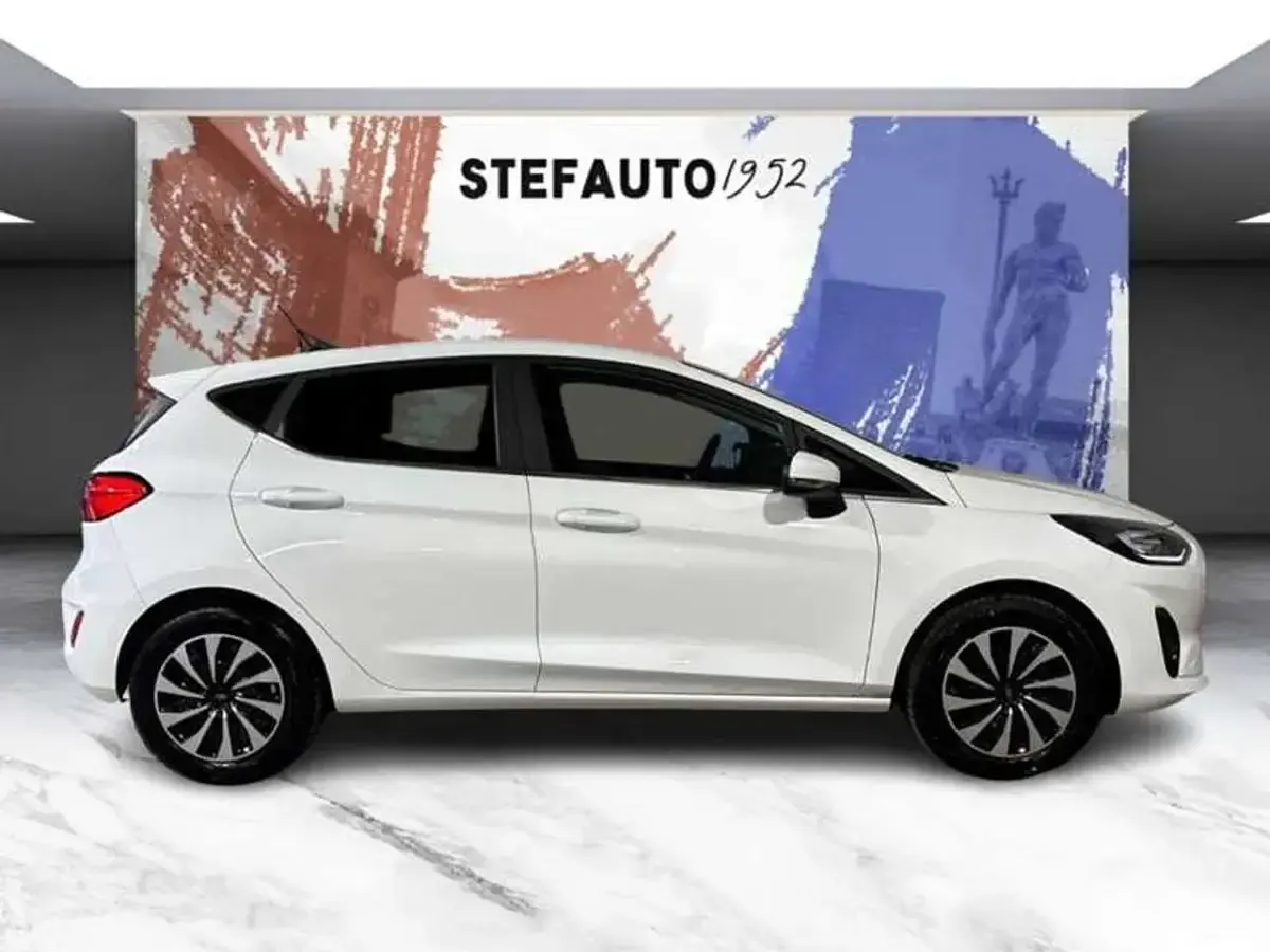 Usata Ford Fiesta Titanium 75 CV (55 kW) 2023 Bianco Utilitaria