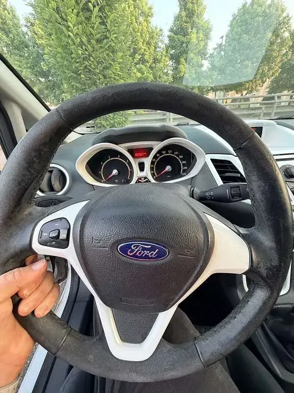 Begagnad Ford Fiesta Titanium 82 HK (60 kW) 2009 Sedan