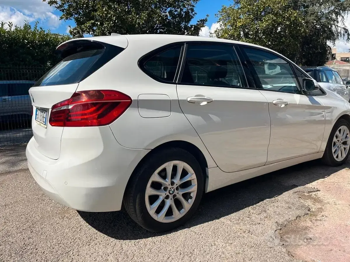 Usata BMW 218 Active Tourer Advantage 150 CV (110 kW) 2015 Bianco Monovolume