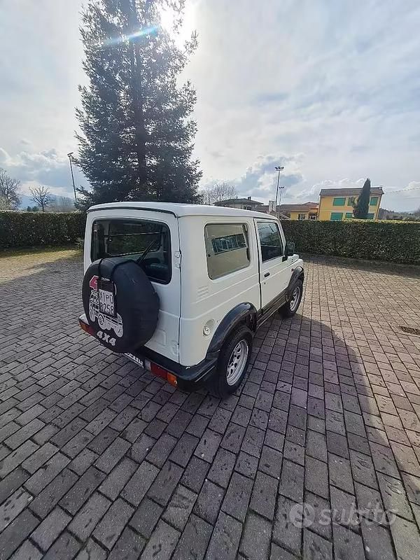 Usata Suzuki Samurai 64 CV (47 kW) 2002 Bianco SUV