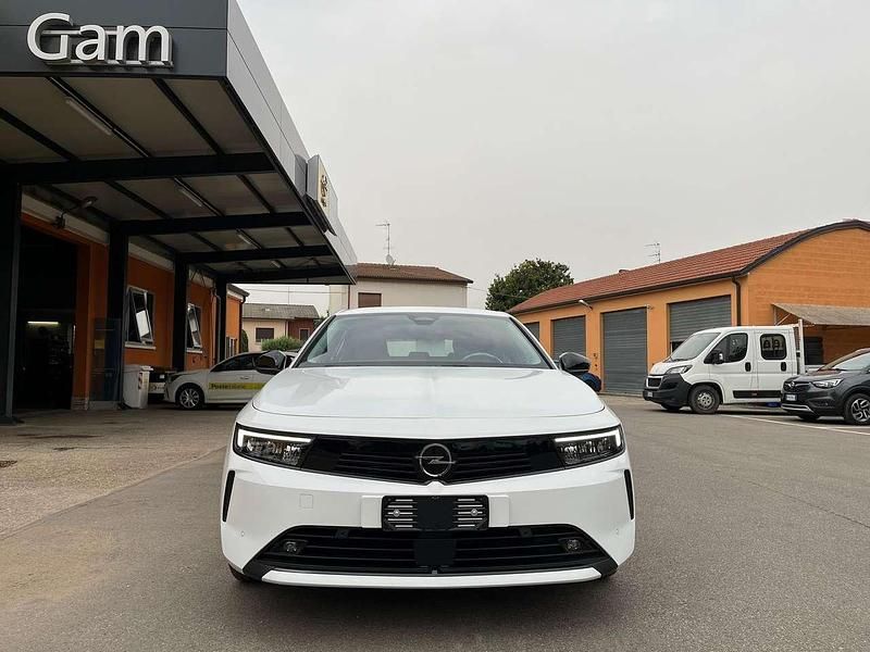 Usata Opel Astra Edition 110 CV (80 kW) 2024 Arktis white Berlina