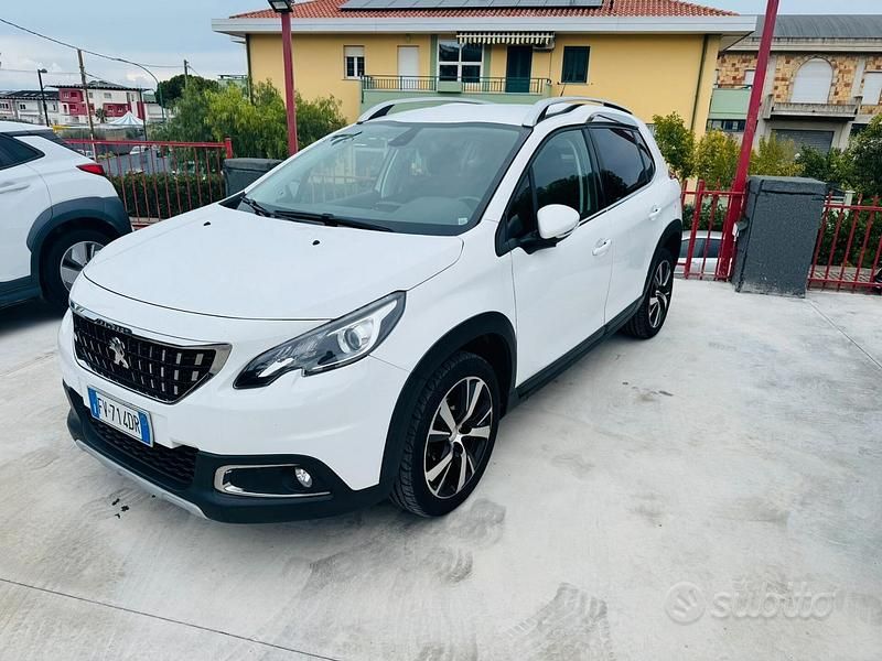 Usata Peugeot 2008 S 101 CV (74 kW) 2019 Bianco SUV